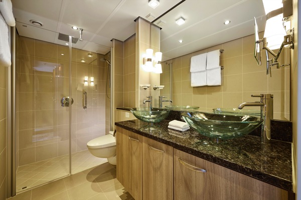 Riviera Travel MS Lord Byron Deluxe Suite 1.jpg